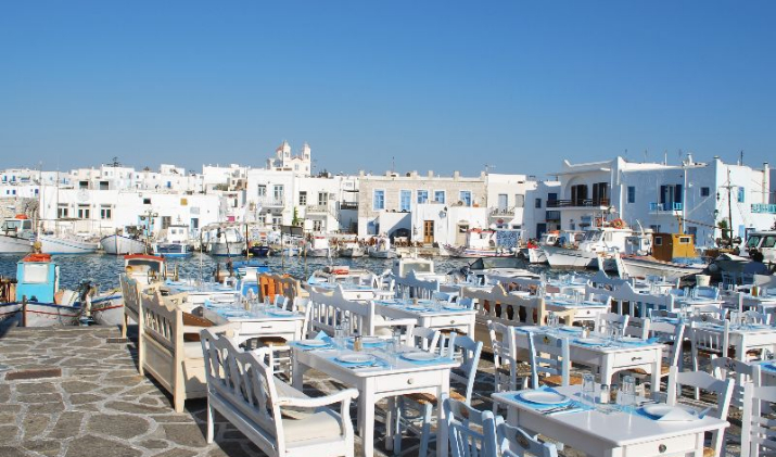  Naoussa, Paros 